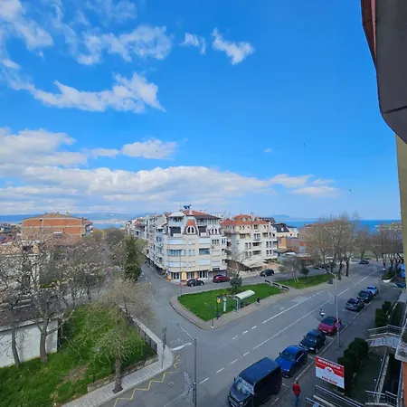 Julia Vigo Panorama *