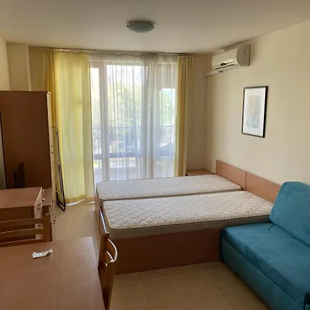 Julia Vigo Panorama *