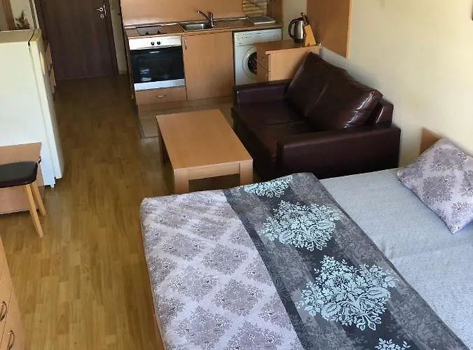 Julia Vigo Panorama *