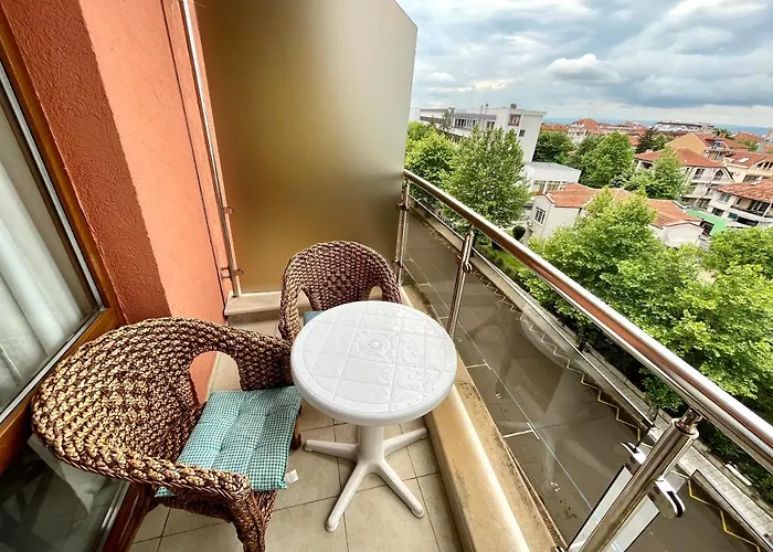 Julia Vigo Panorama * נסבר