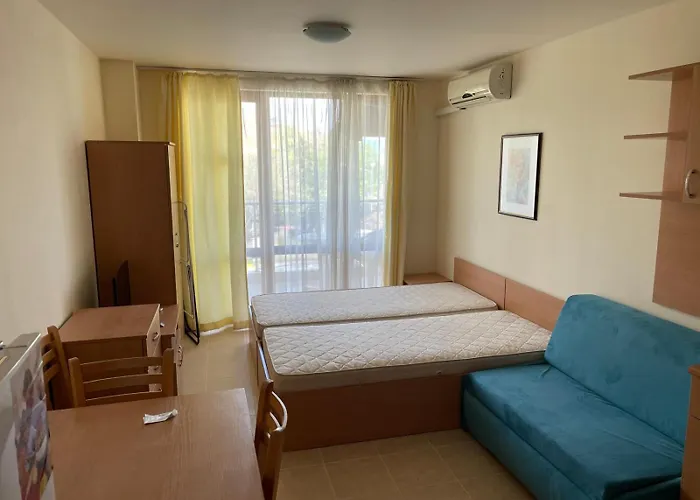 Julia Vigo Panorama *